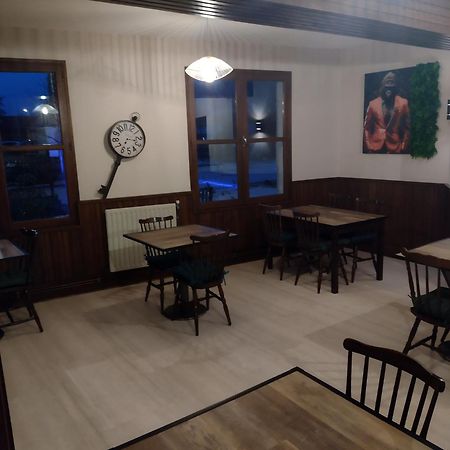 Auberge D'Ici Et D'Ailleurs Cressensac-Sarrazac Exteriör bild