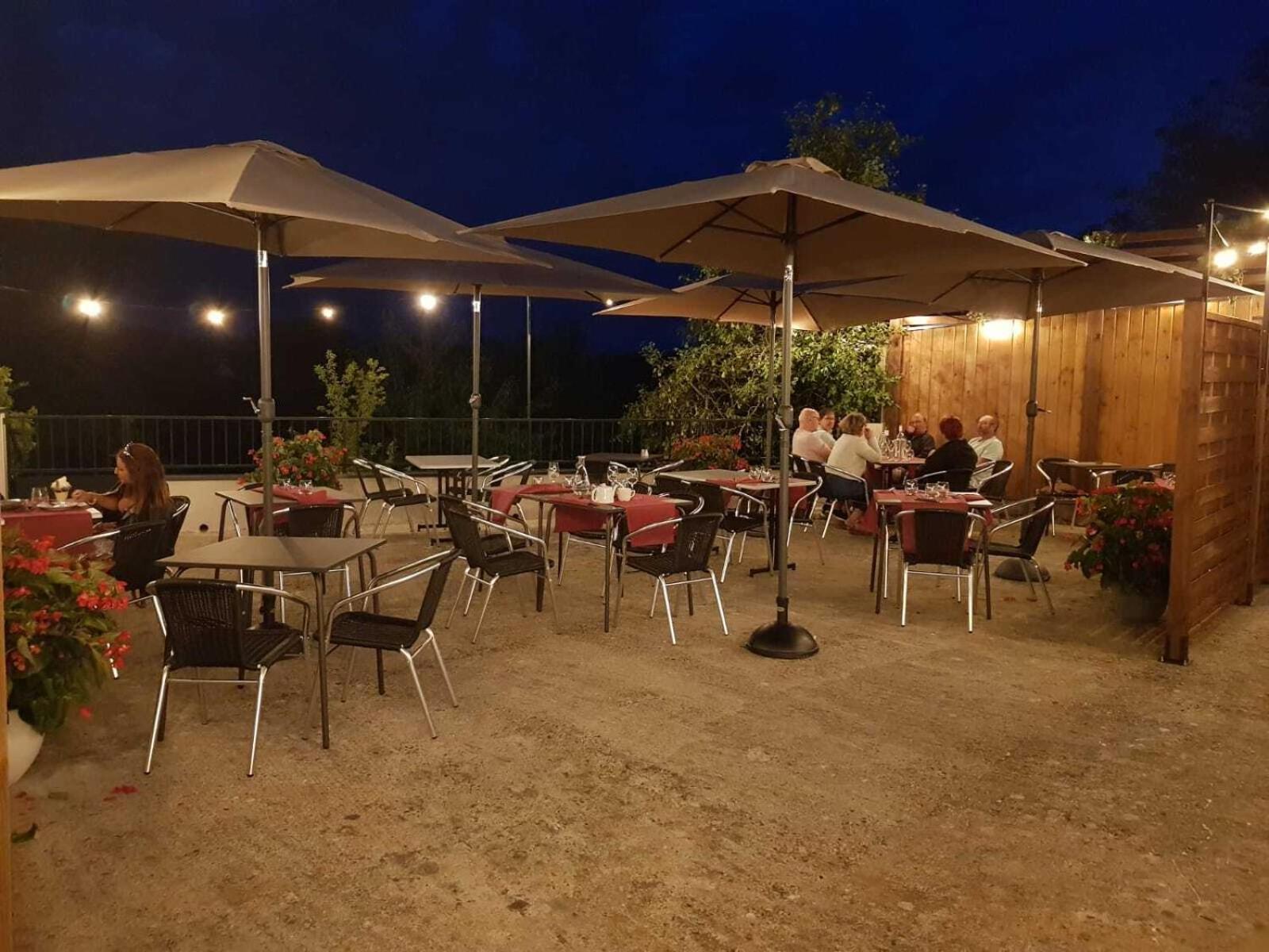 Auberge D'Ici Et D'Ailleurs Cressensac-Sarrazac Exteriör bild