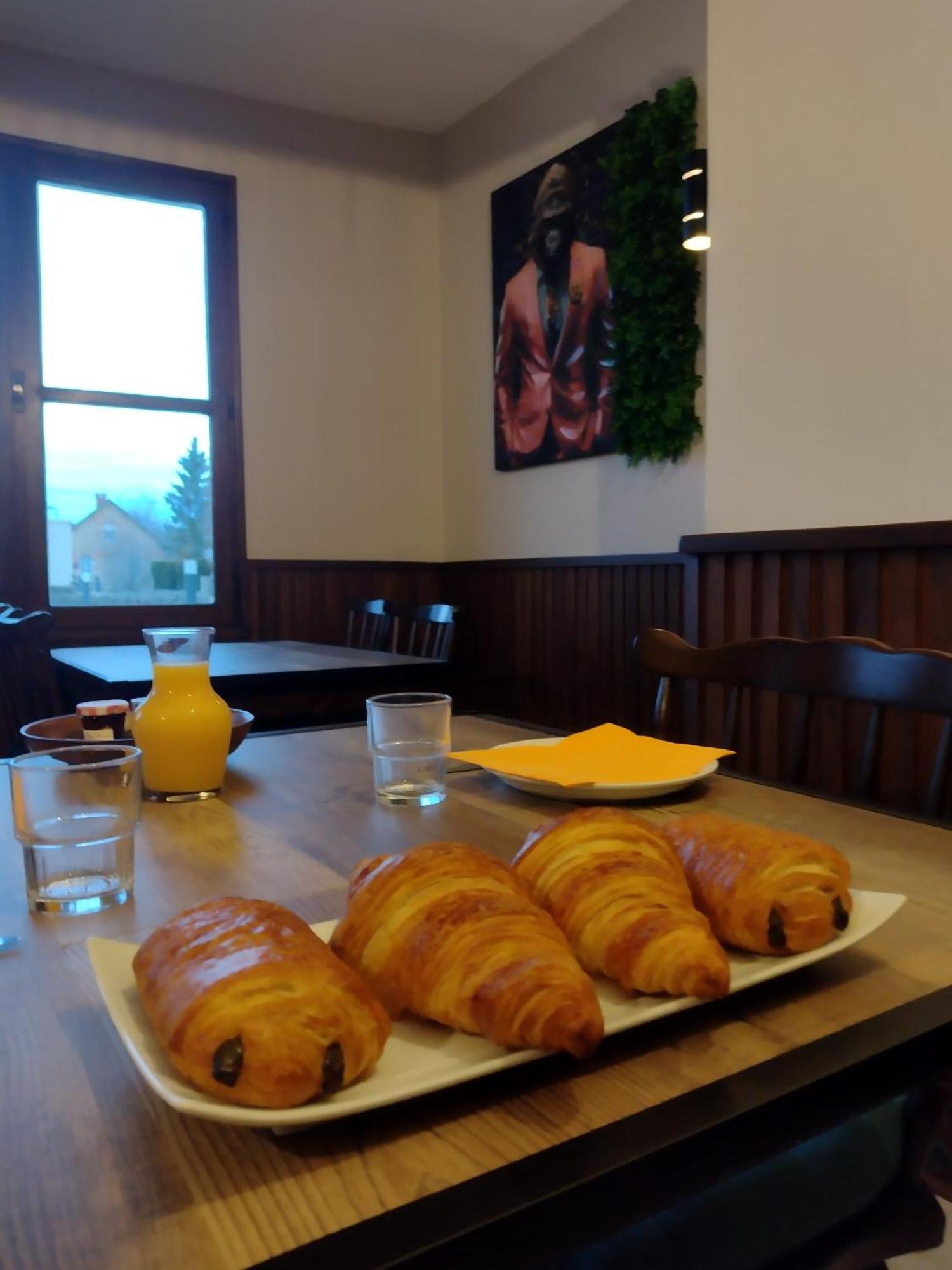 Auberge D'Ici Et D'Ailleurs Cressensac-Sarrazac Exteriör bild