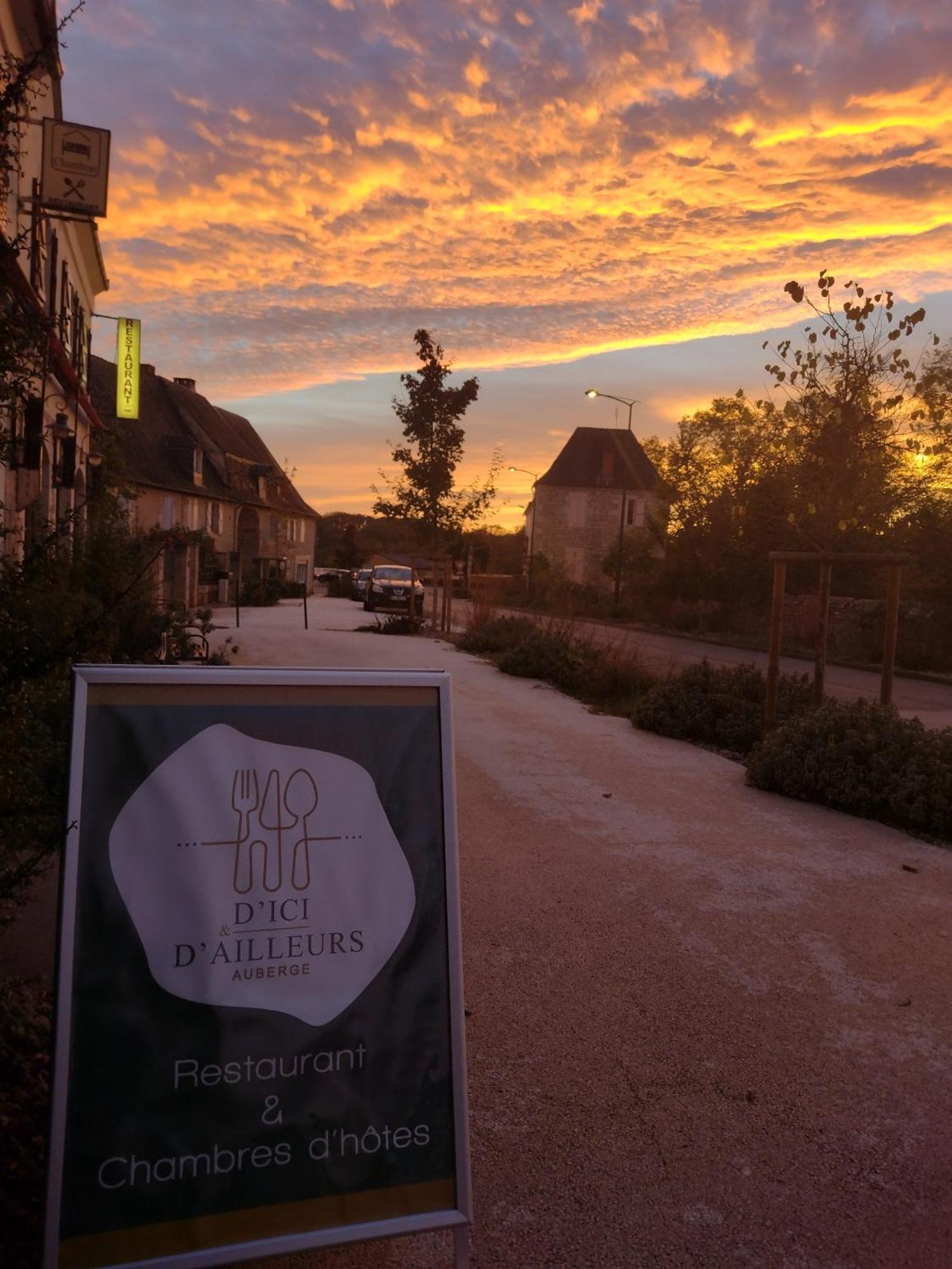 Auberge D'Ici Et D'Ailleurs Cressensac-Sarrazac Exteriör bild