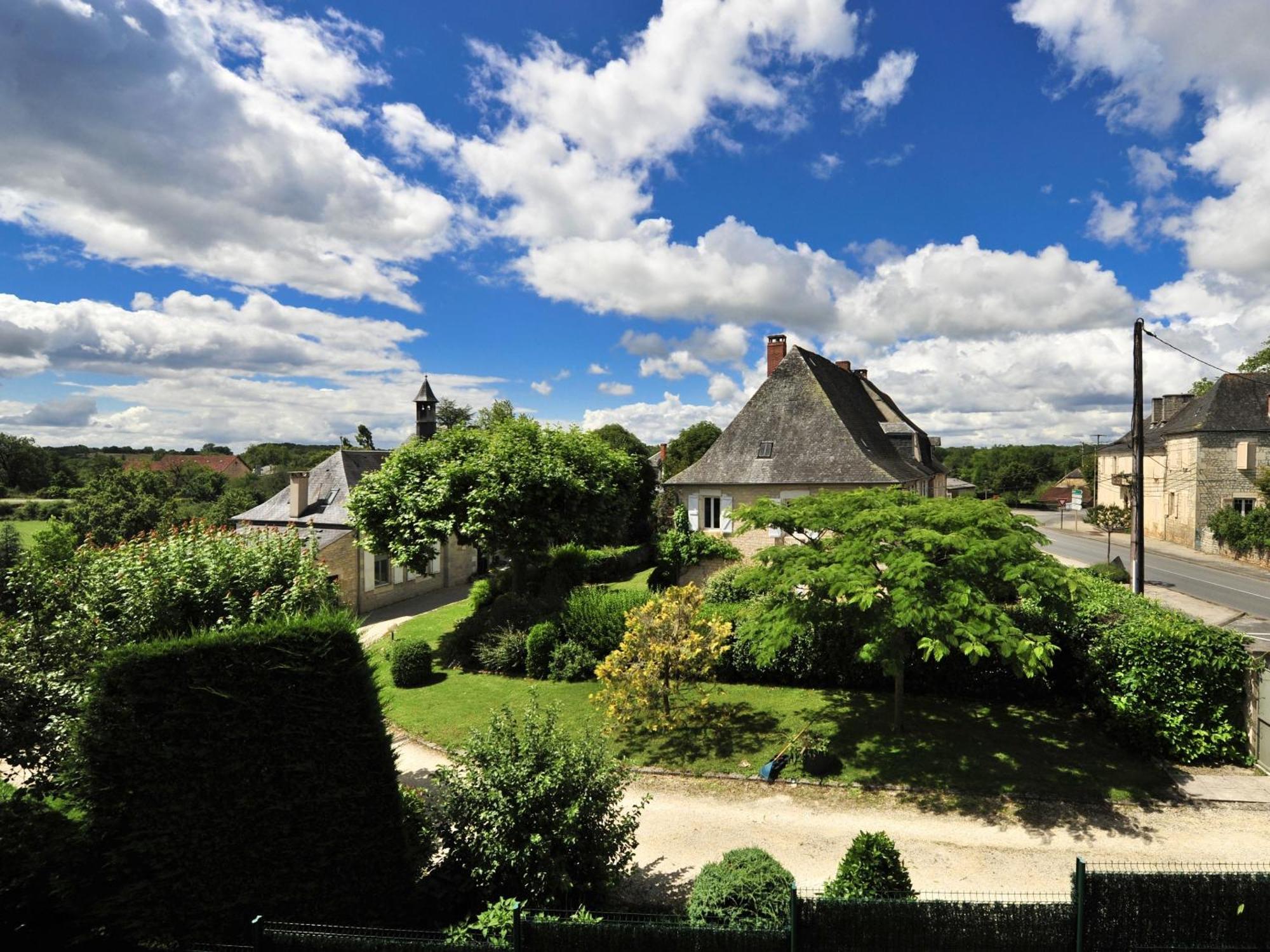 Auberge D'Ici Et D'Ailleurs Cressensac-Sarrazac Rum bild